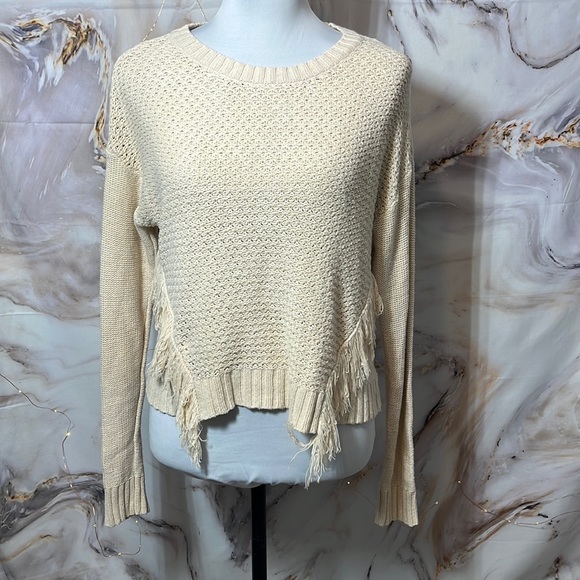 American Eagle Outfitters Sweaters - American Eagle Crop Sweater with Fringe Cream / Peachy Size S